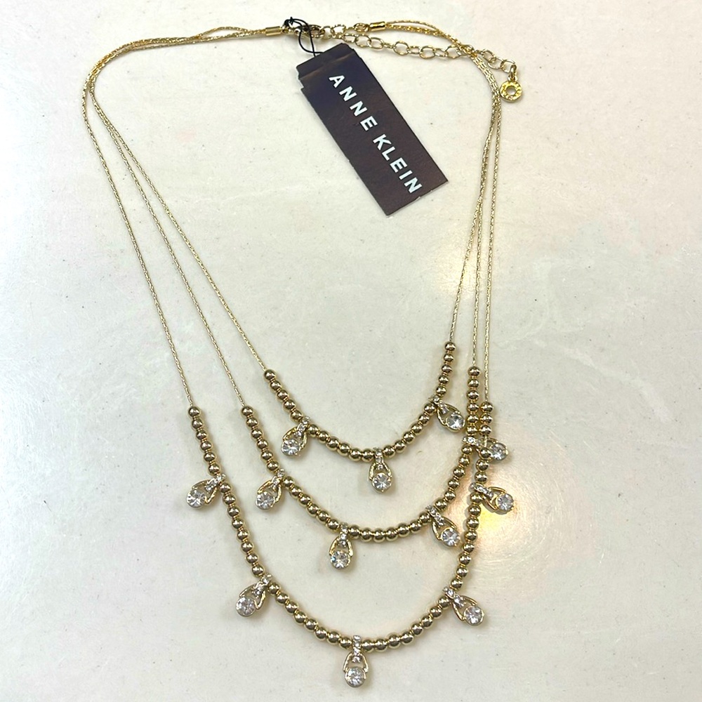 NWT 3 strand necklace